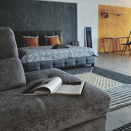 21 Suites Deluxe Stay Near The Airport Markopoulo Mesogaias Bagian luar foto