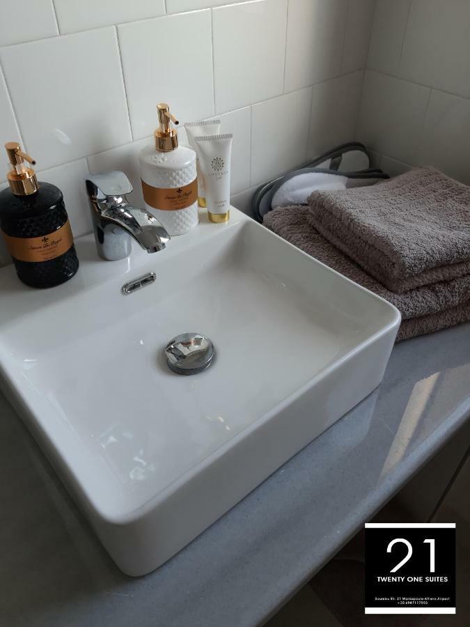 21 Suites Deluxe Stay Near The Airport Markopoulo Mesogaias Bagian luar foto