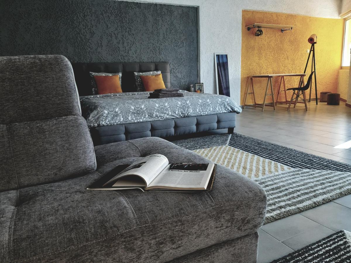21 Suites Deluxe Stay Near The Airport Markopoulo Mesogaias Bagian luar foto