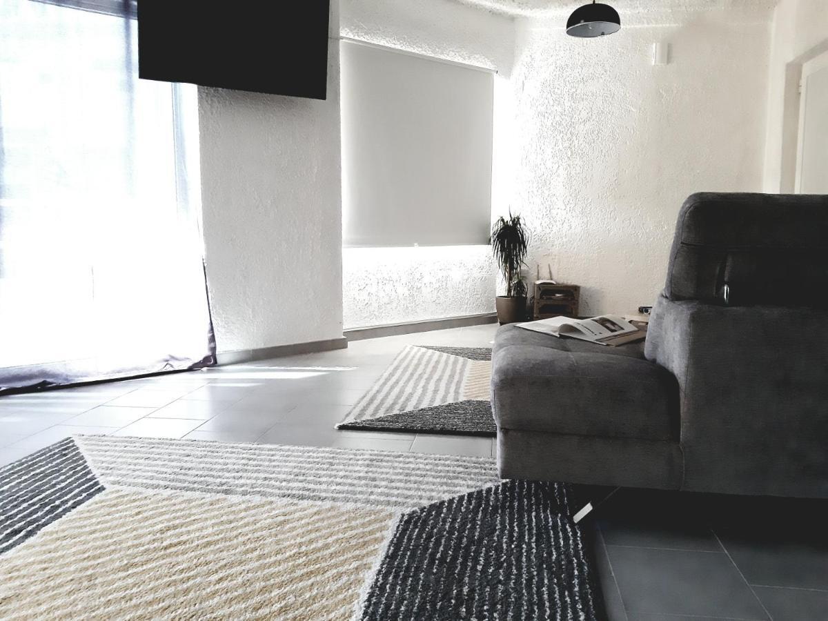 21 Suites Deluxe Stay Near The Airport Markopoulo Mesogaias Bagian luar foto